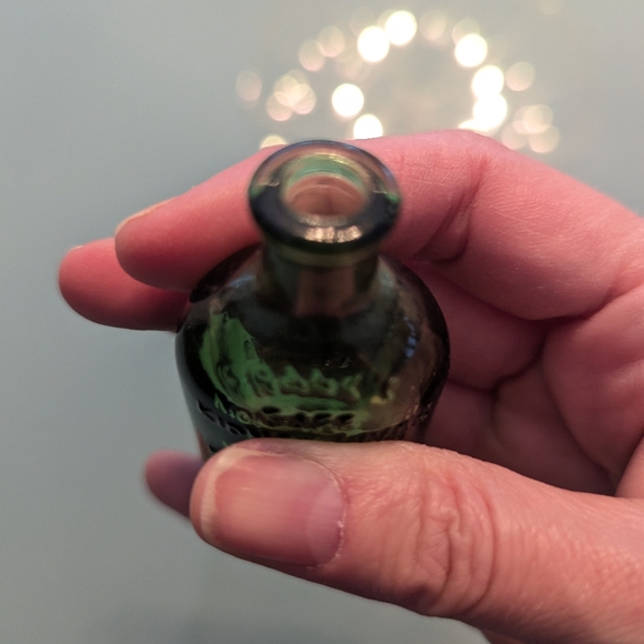 Vintage Wheaton Green Miniature Bottle Franks Safe Kidney & Liver Cure Bottle 3" - Picture 7 of 7